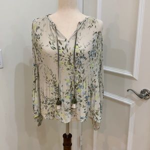 White House black market pleated floral top Xs